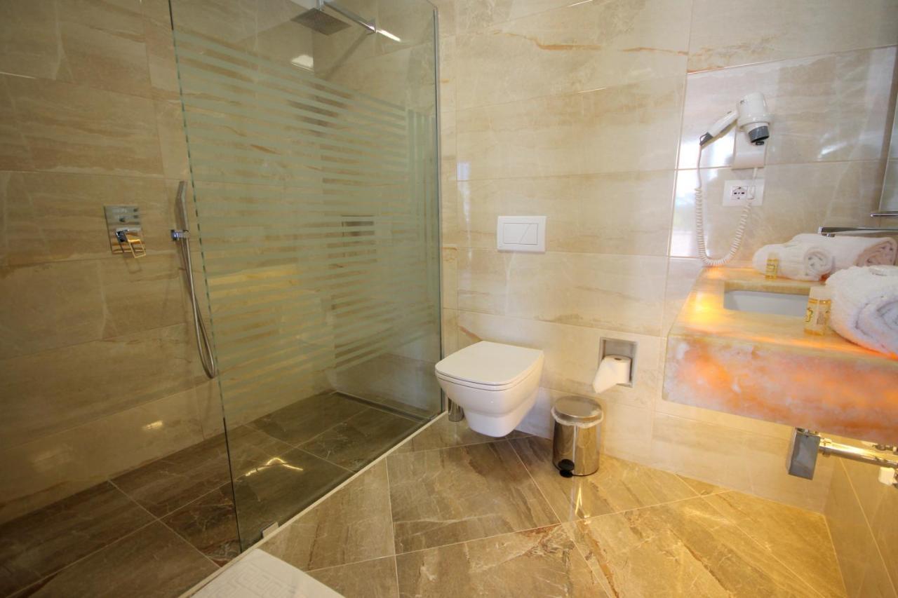 Delfini Hotel 3*